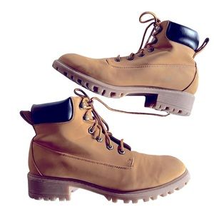 MADDEN GIRL BY STEVE MADDEN Lace-Up Brown hiking work style ankle Boots